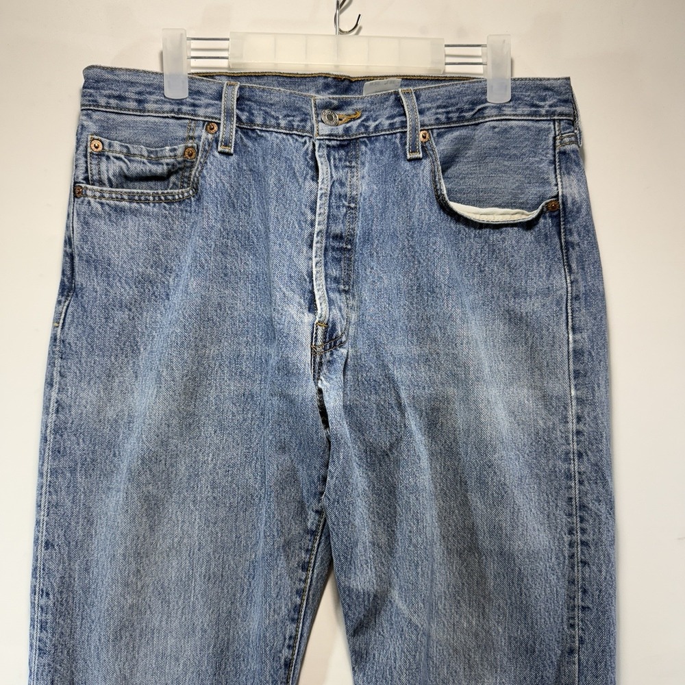 Levi's VTG Jeans Mens 35x30 Fits 33x27 Blue 501 Straight Button Fly 90s - Picture 5 of 16